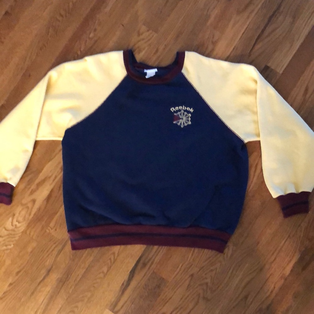 Vintage Reebok sweatshirt pull over.